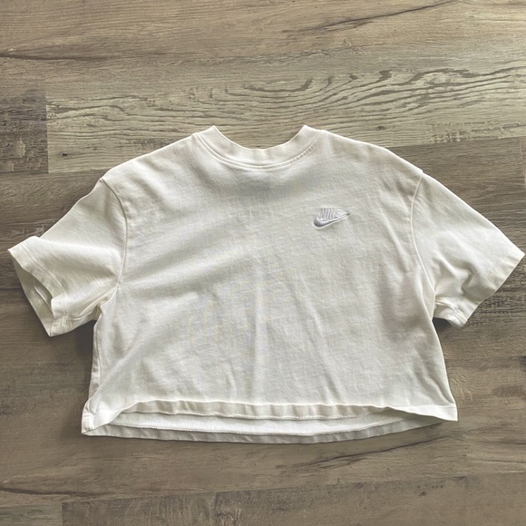 Nike Tops - NIKE Crop Top